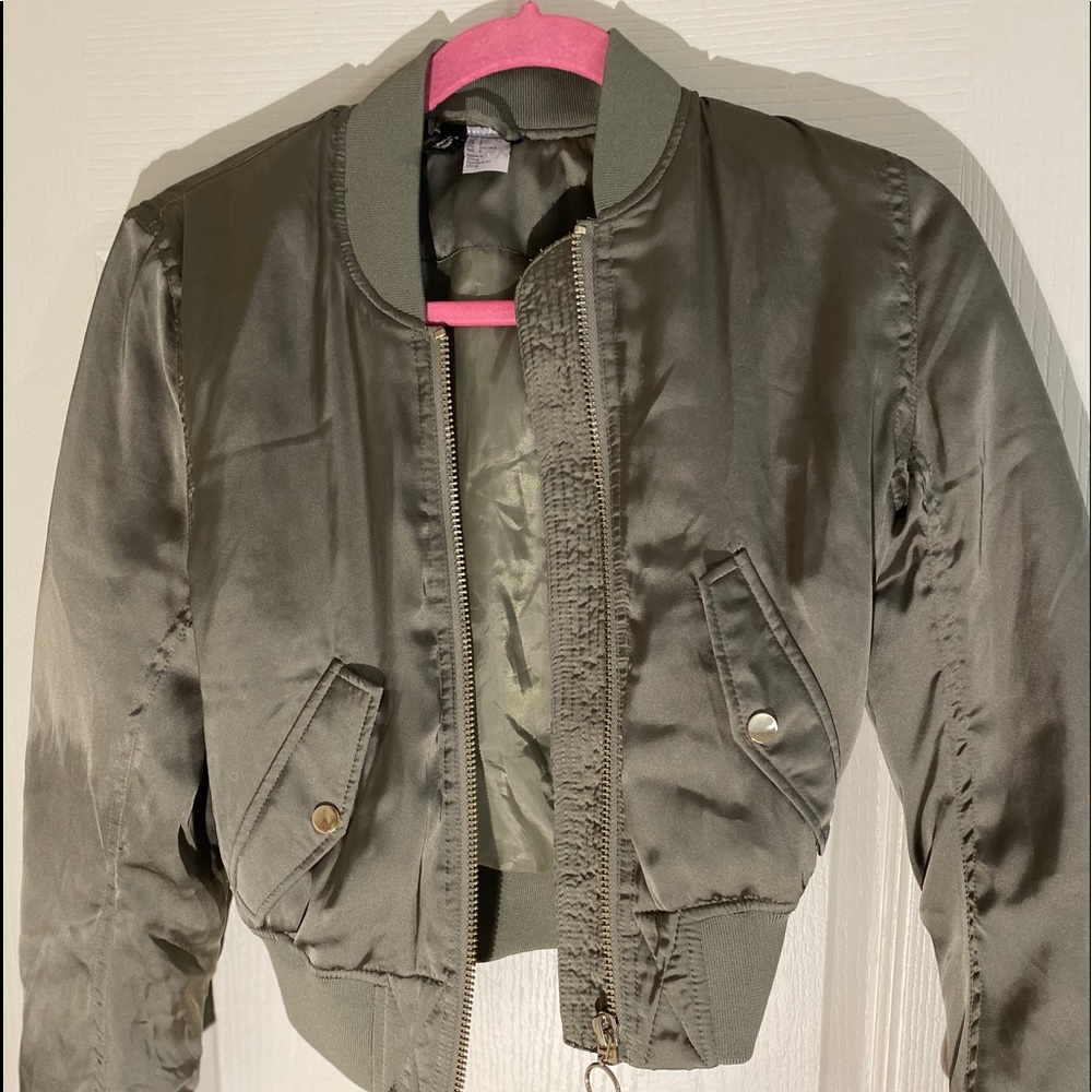 H&M PUFFY SHORT JACKET